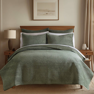 Velvet Stitch Quilt Set in Forrest