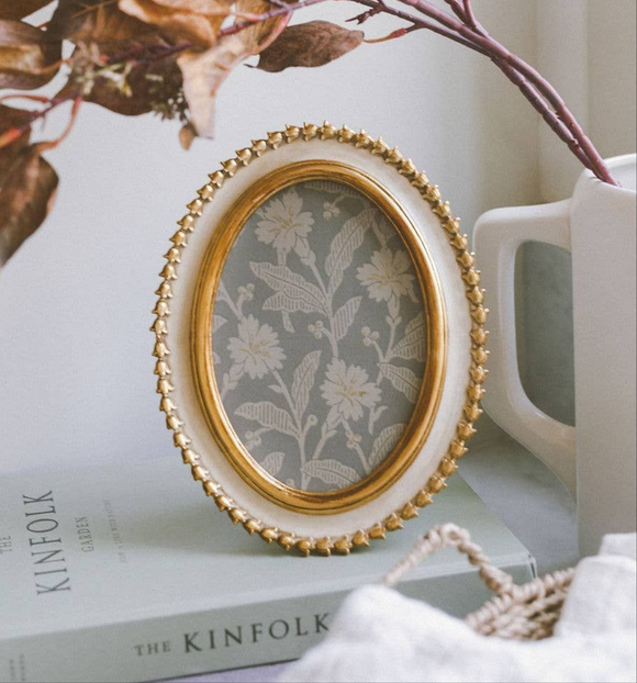 Cream and Gold Oval Photo Frame