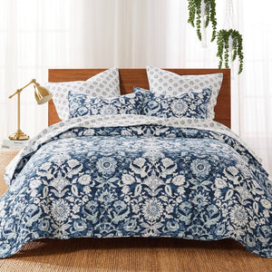 Laure Indigo Quilt Set in Full/Queen